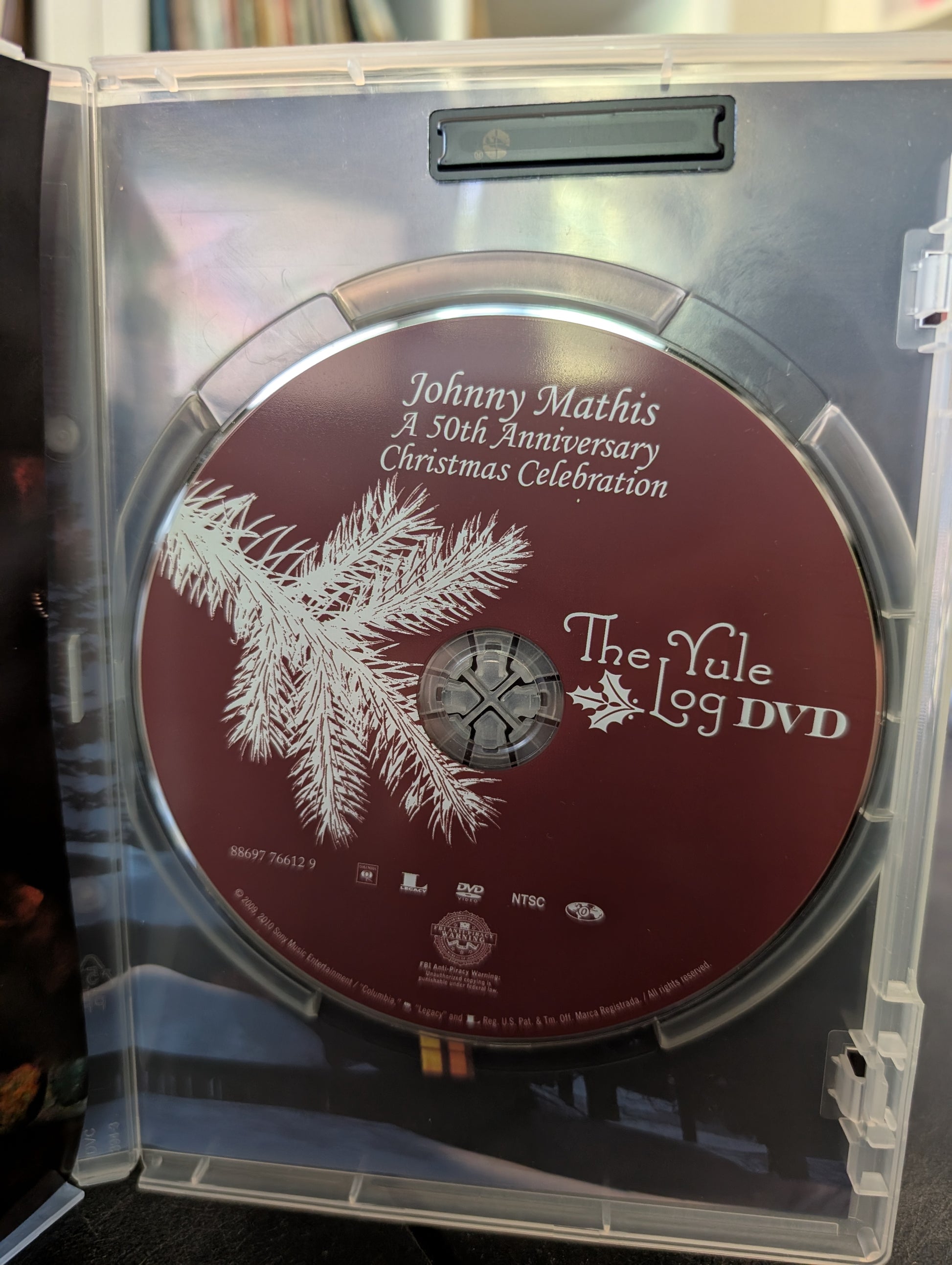 A 50th Anniversary Christmas - The Yule Log (DVD) USED: LIKE NEW