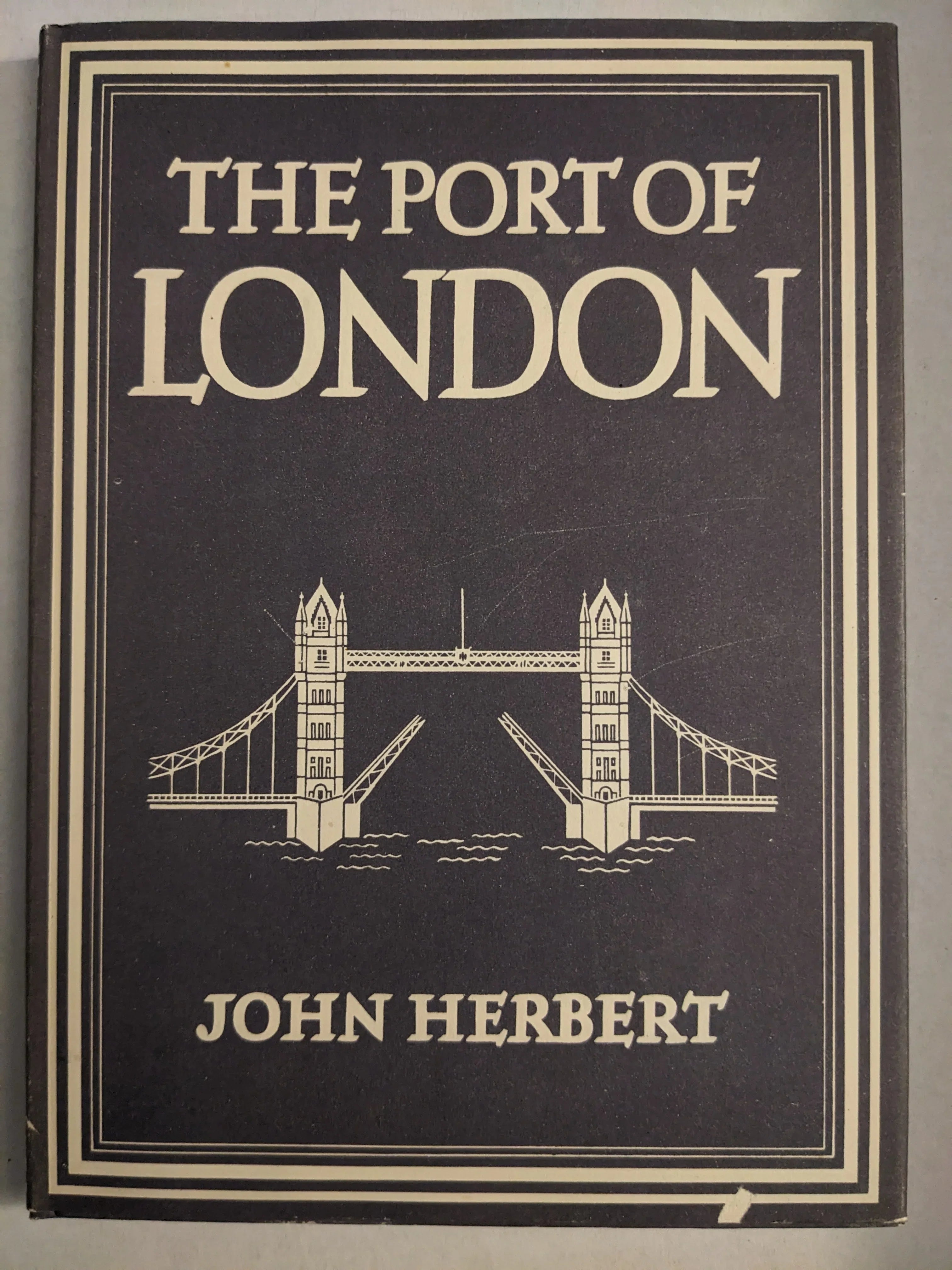 The Port of London : Britain in Pictures Series Hardcover 1947  Condition USED